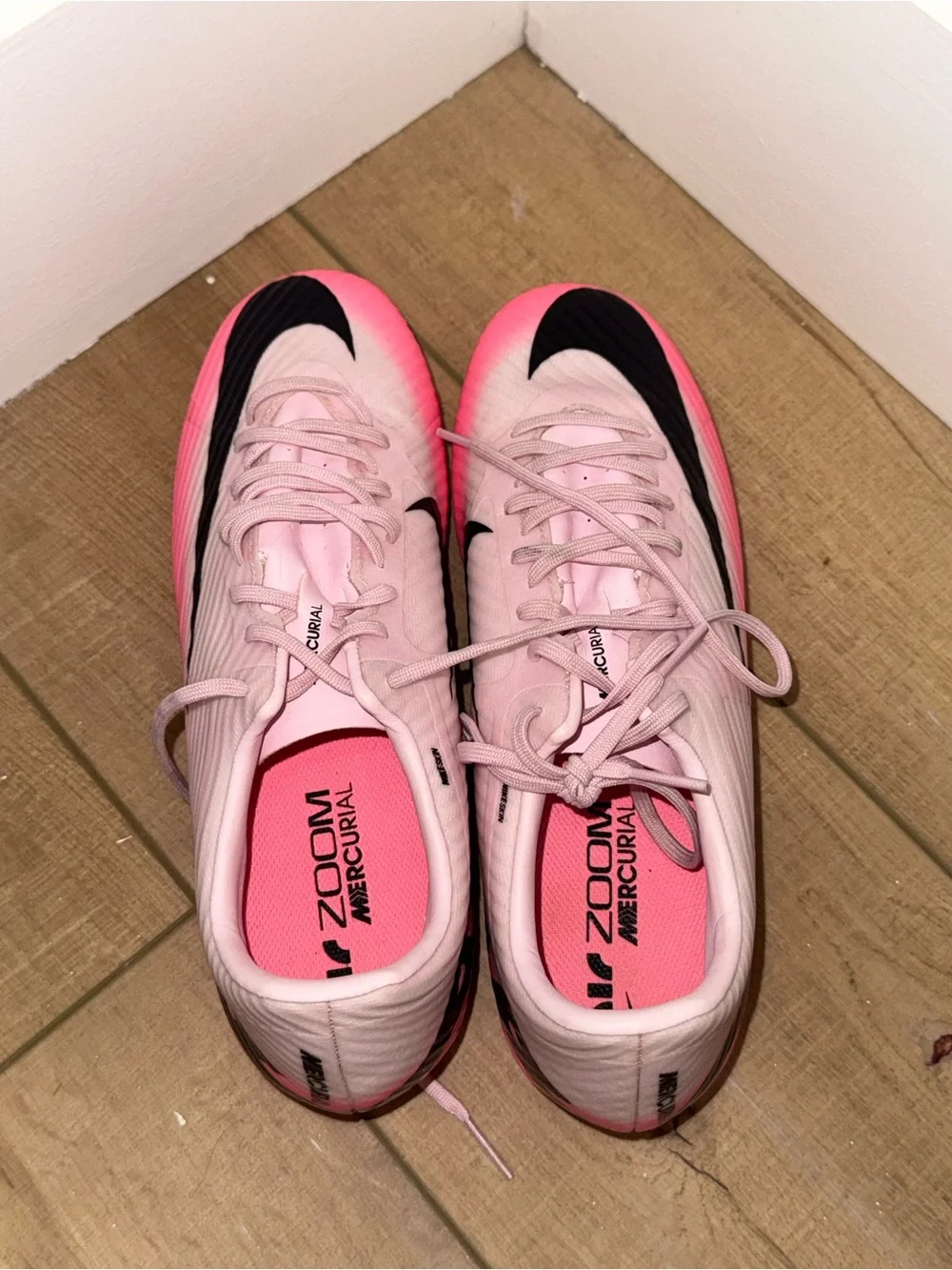 Nike Air Zoom Mercurial Soccer Cleats Pink Black Low Top Men’s 7.5 Womens 9